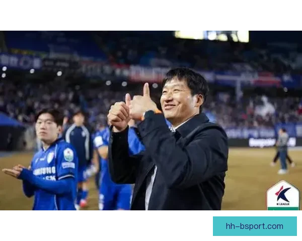 洪明甫接手韩国国家队遭球迷强烈抵制引发广泛关注与讨论